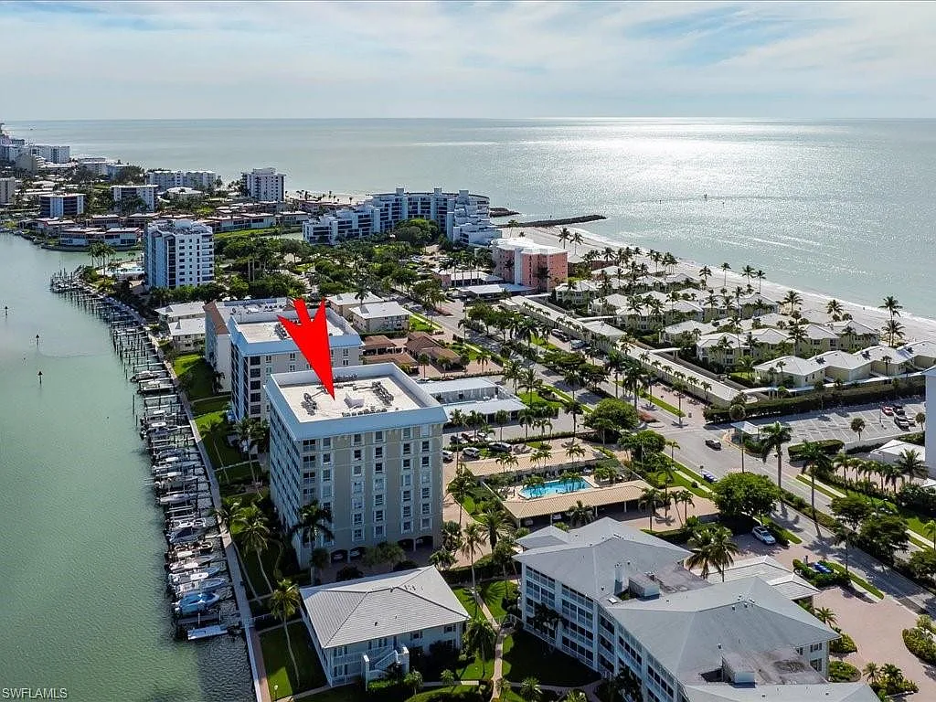 2 bed, 2.0 bath, 1617 sqft, $9,800 — Photo 4