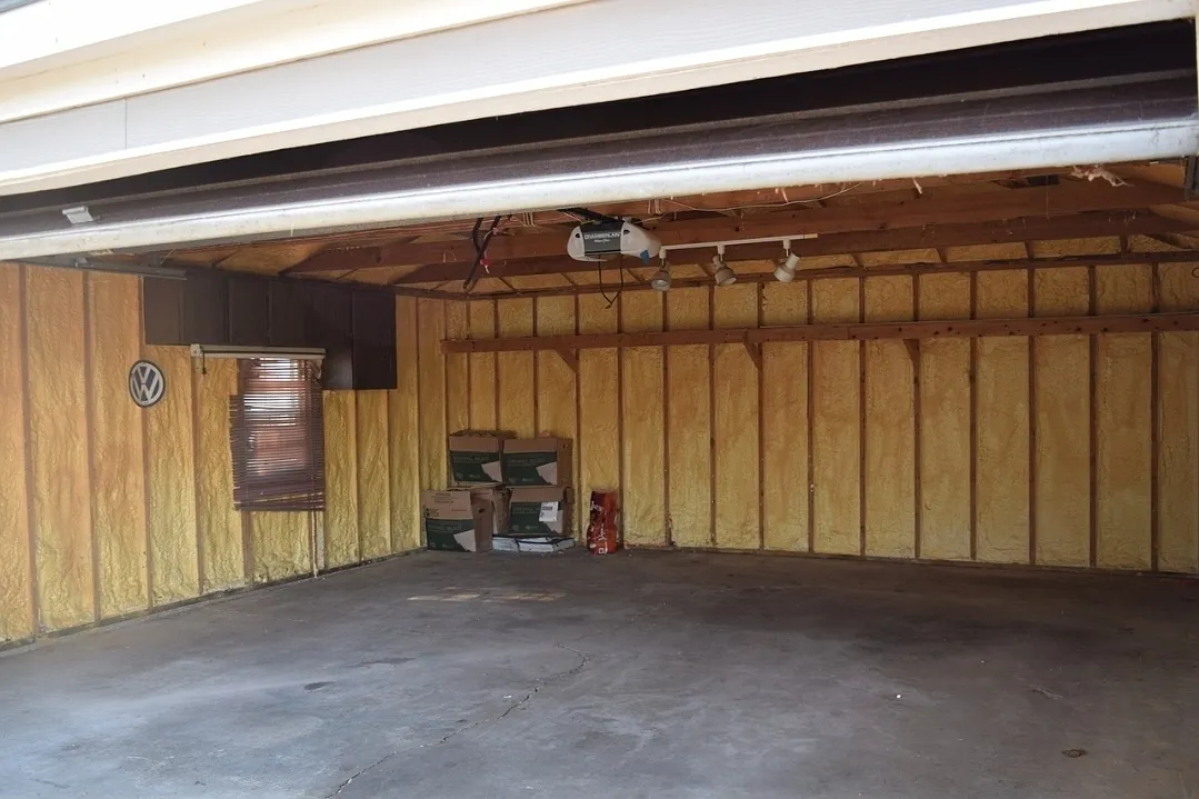 2 bed, 1180 sqft, $2,000 — Photo 4