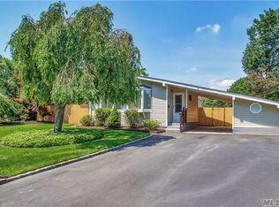 41 Hayrick Ln, Commack, NY 11725