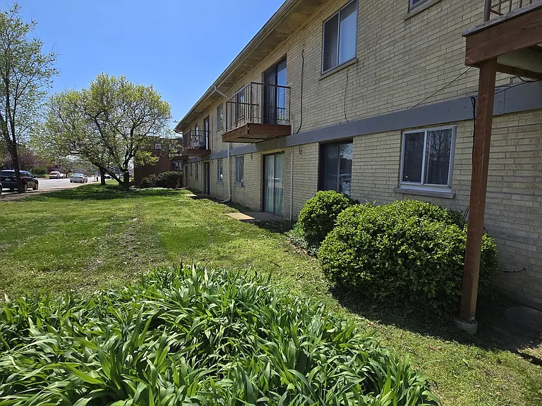 4304 Fairview Ave — Photo 9