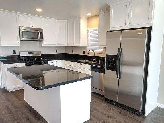 3rd image of 7822 Parma Ln