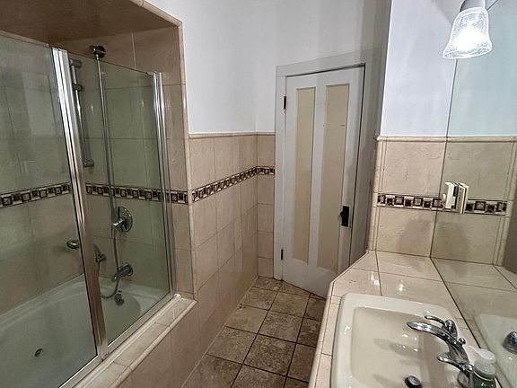5th image of 4926 W Schubert Ave #1