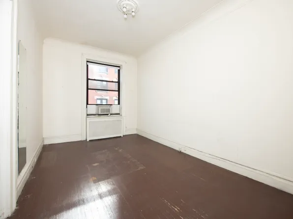 194 Riverside Drive image 15 of 26