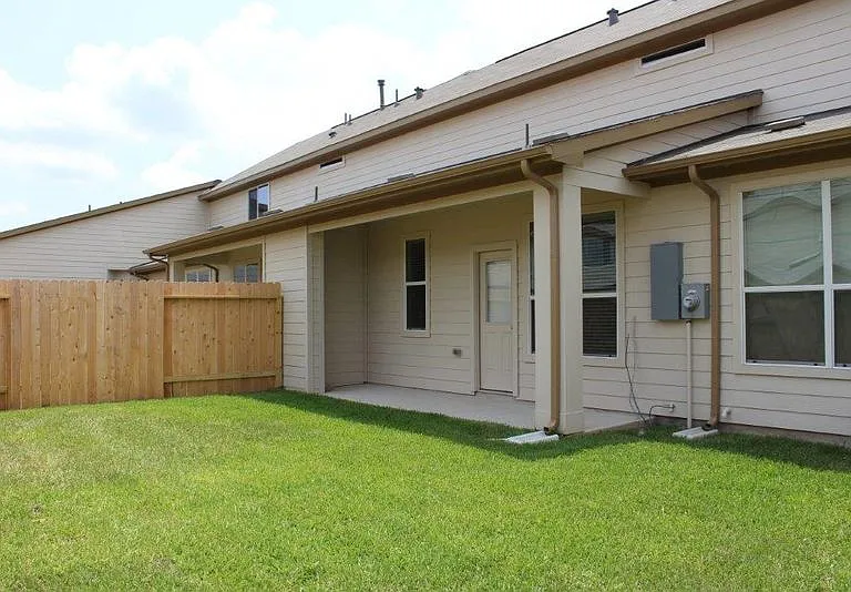 12251 Roy Mix Bohn Ln — Photo 9