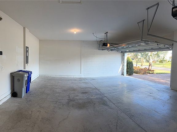 5th image of 2569 Saint Lucia Cir