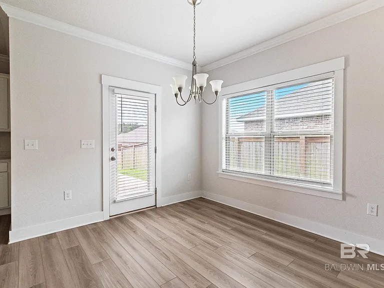 1710 Grouse St — Photo 34