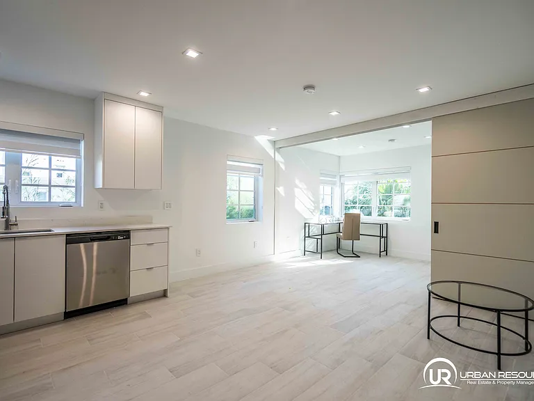 960 Jefferson Ave #202 — Photo 12