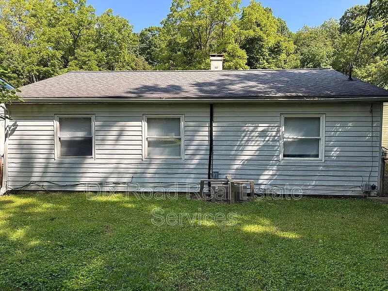 3 bed, 1.0 bath, 957 sqft, $1,025 — Photo 3