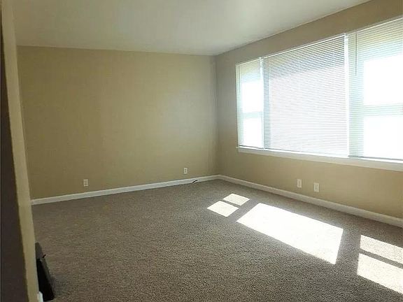 4th image of 6326 Abbott Dr