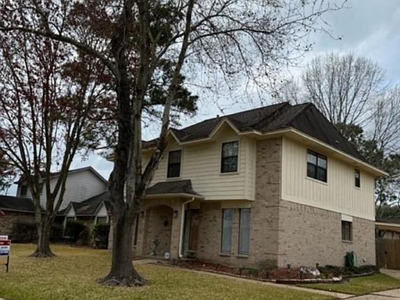 3rd image of 8415 Pine Shores Dr