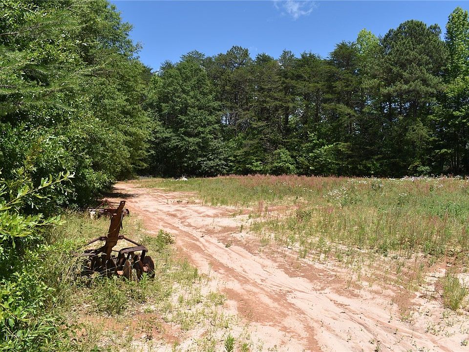 2nd image of 2938 Dacusville Hwy