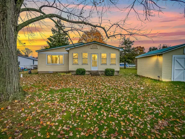 462 Pinecrest Dr, Coldwater, MI 49036