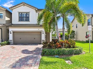 8282 Cadre Noir Rd, Lake Worth, FL 33467