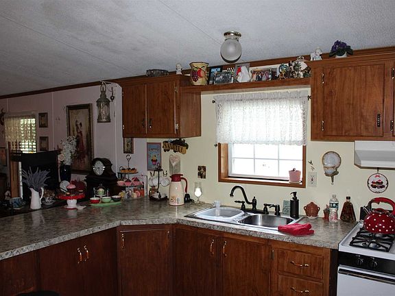 4th image of 7 Oriole Cir