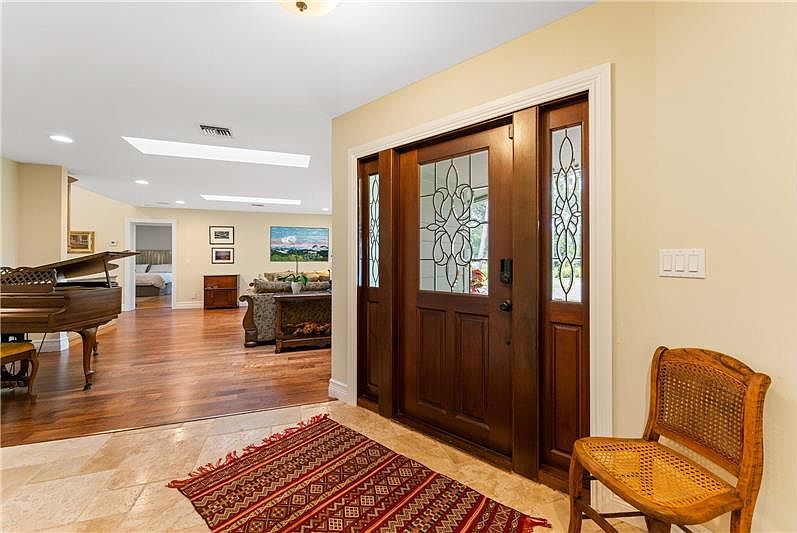 1st image of 10346 Trailwood Cir
