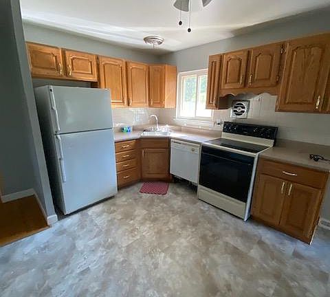 3rd image of 442 Fairwick Dr