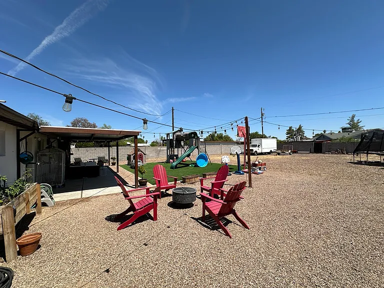 3215 E Sunnyside Ln — Photo 19