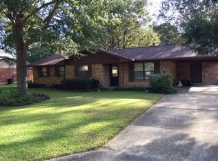 35 Avalon St, West Point, MS 39773