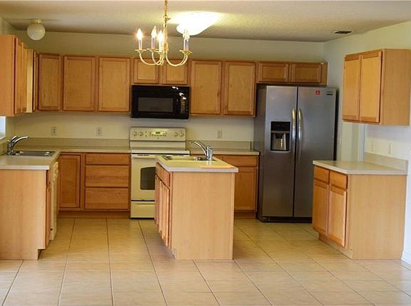 4th image of 638 Monte Vista Way