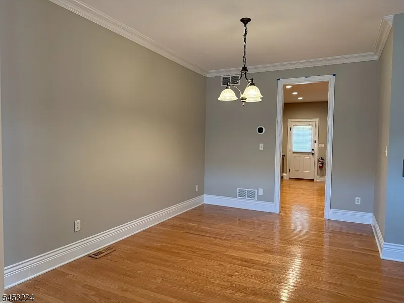 3 bed, 2.5 bath, $5,200 — Photo 4