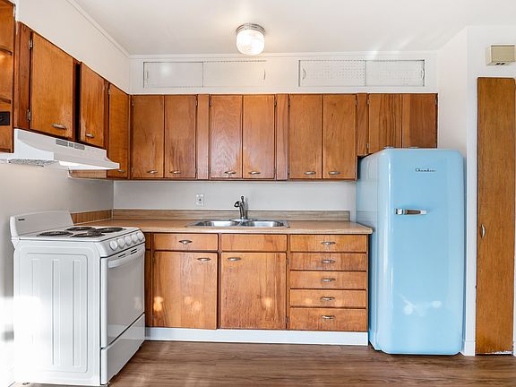5th image of 301 14th Ave E #11