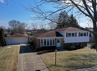 503 Hatlen Ave, Mount Prospect, IL 60056