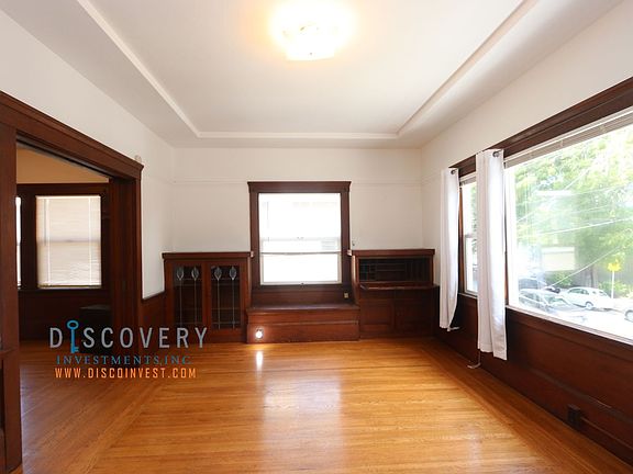 3rd image of 5695 Oak Grove Ave APT 4