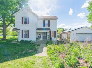 109 S East St, Ellsworth, IL 61737