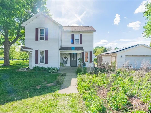 109 S East St, Ellsworth, IL 61737