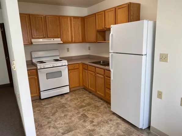 602 2nd St SW #11, Waukon, IA 52172