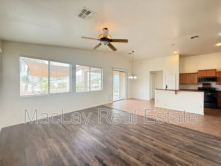 8311 S 23rd Pl — Photo 8