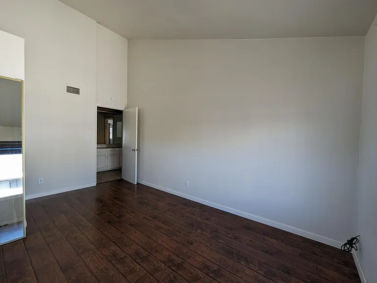 4058 Mahaila Ave #F — Photo 29