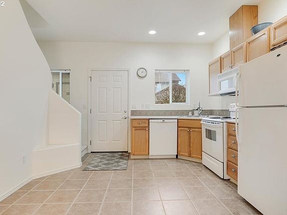 5th image of 5264 NE 121st Ave APT W-240