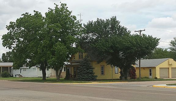 Front view (Main St)