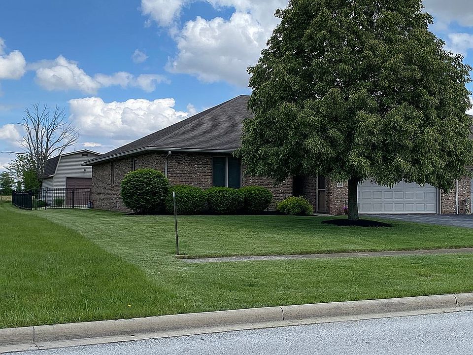 1st image of 695 Apple Blossom Ln