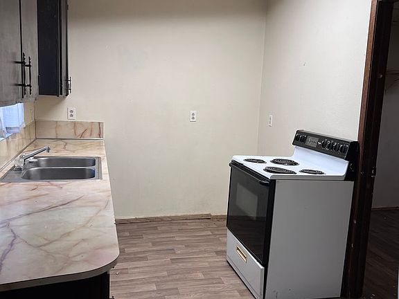 3rd image of 714 N Cottage Grv APT 9