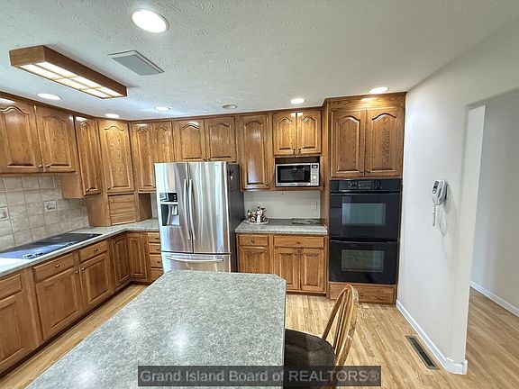 5th image of 429 Renee Rd
