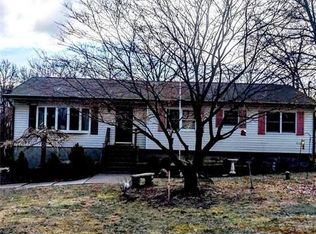 35 Martha Ct, Bloomingburg, NY 12721