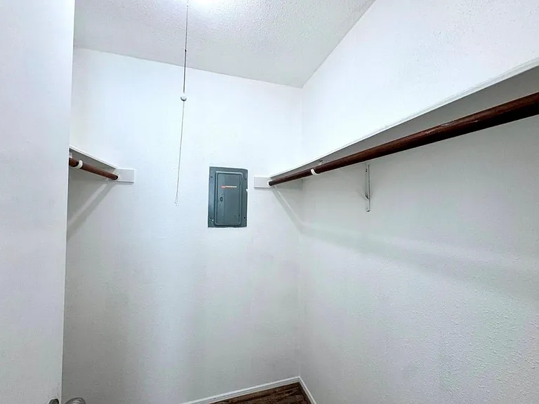 9901 Sharpcrest St #M6 — Photo 23