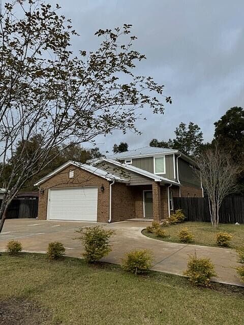 1st image of 305 Ellis Ave
