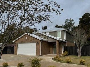 305 Ellis Ave, Niceville, FL 32578