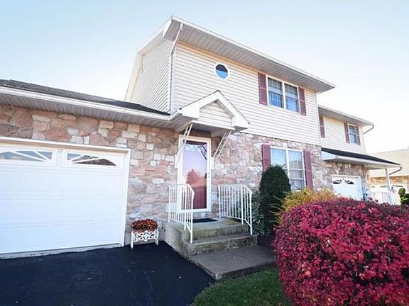 2nd image of 1 Saratoga Ct