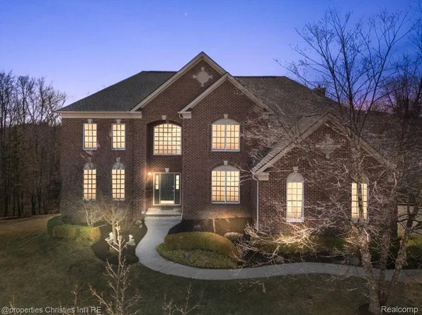 50367 Teton Ridge Rd, Northville, MI 48168