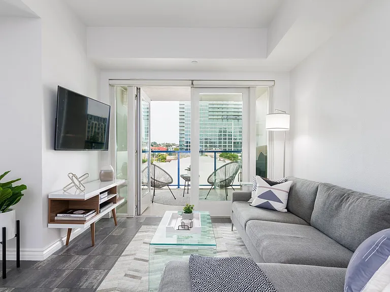 875 G St #405 — Photo 6