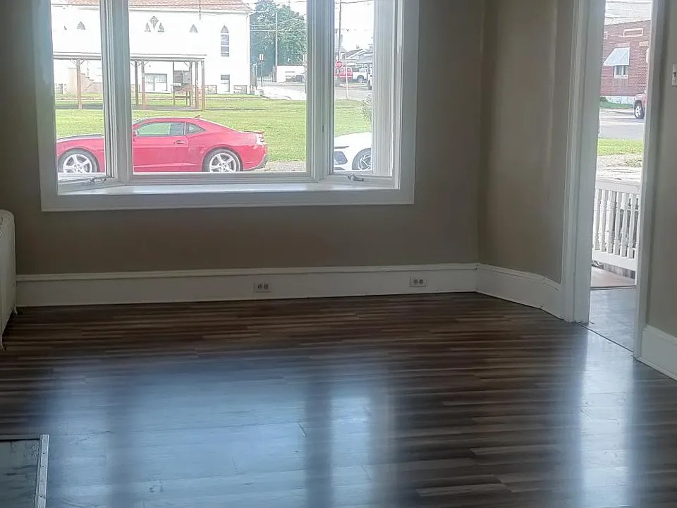 5 W White St