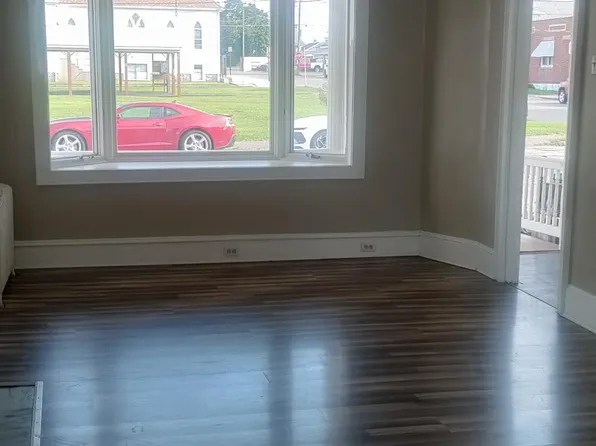 5 W White St, Summit Hill, PA 18250