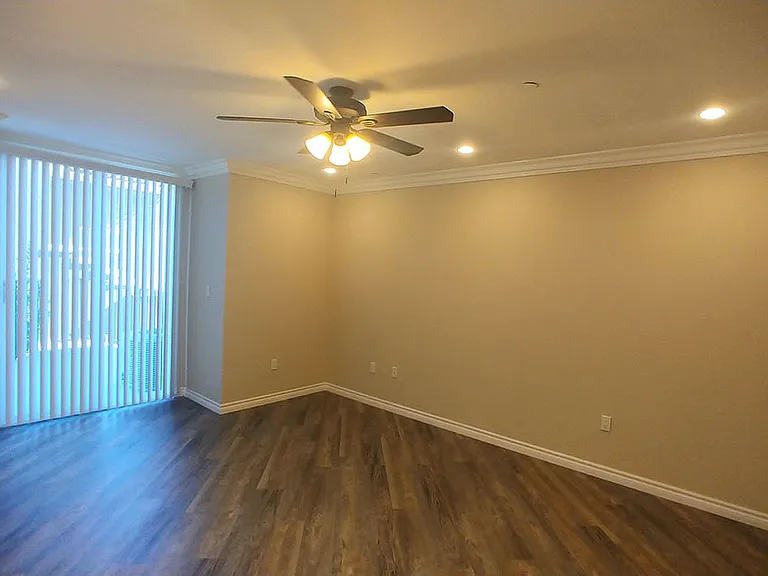 Almeria Townhomes — Photo 41