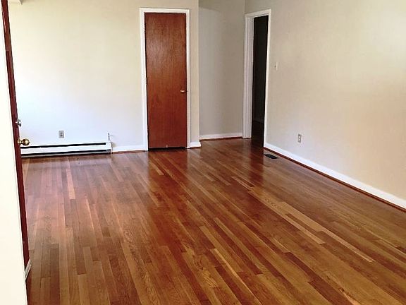2nd image of 808 Willard St