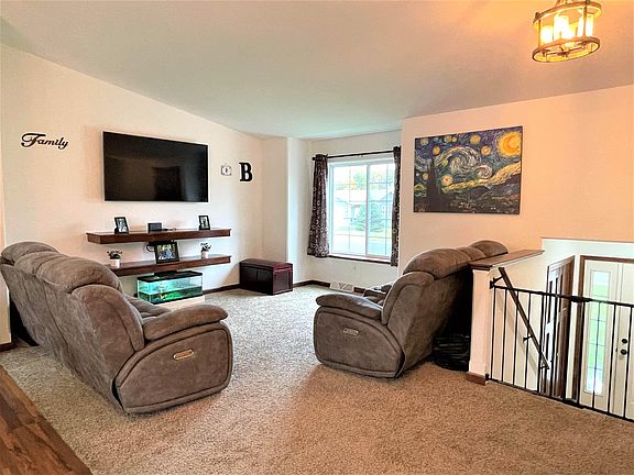3rd image of 1709 Mortenson Dr