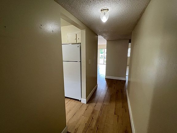 3rd image of 1800 W 54th St APT 122